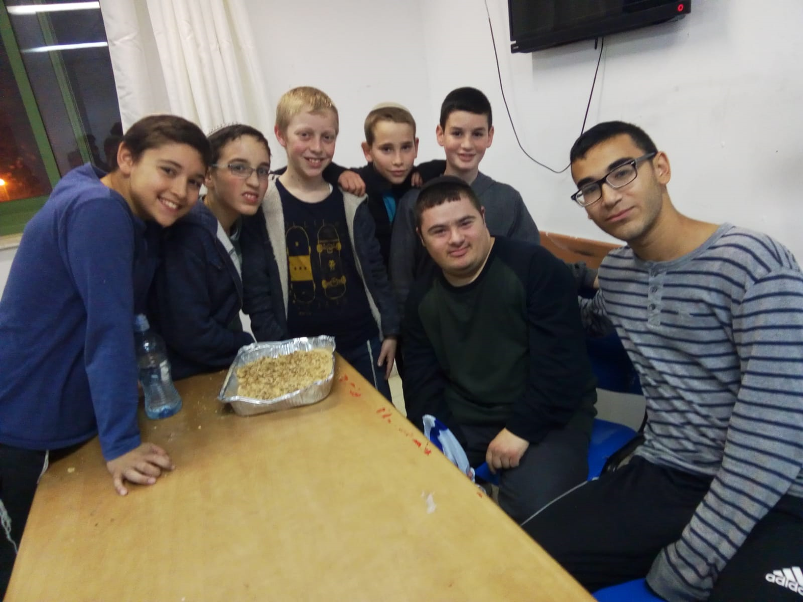 Ariel youth group visiting  Beit Shemesh Play Center